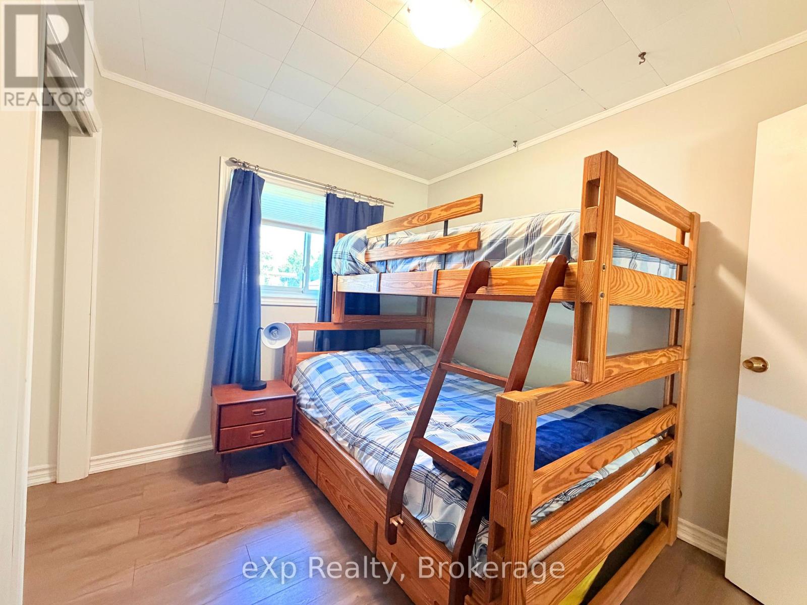 240 BAY STREET - 12