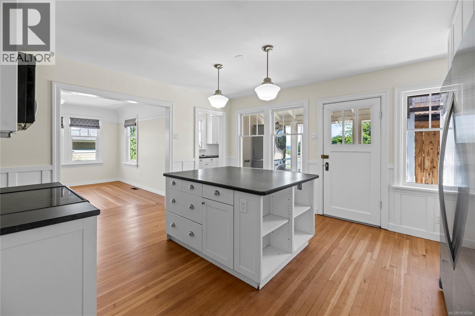 292 Machleary St - 10