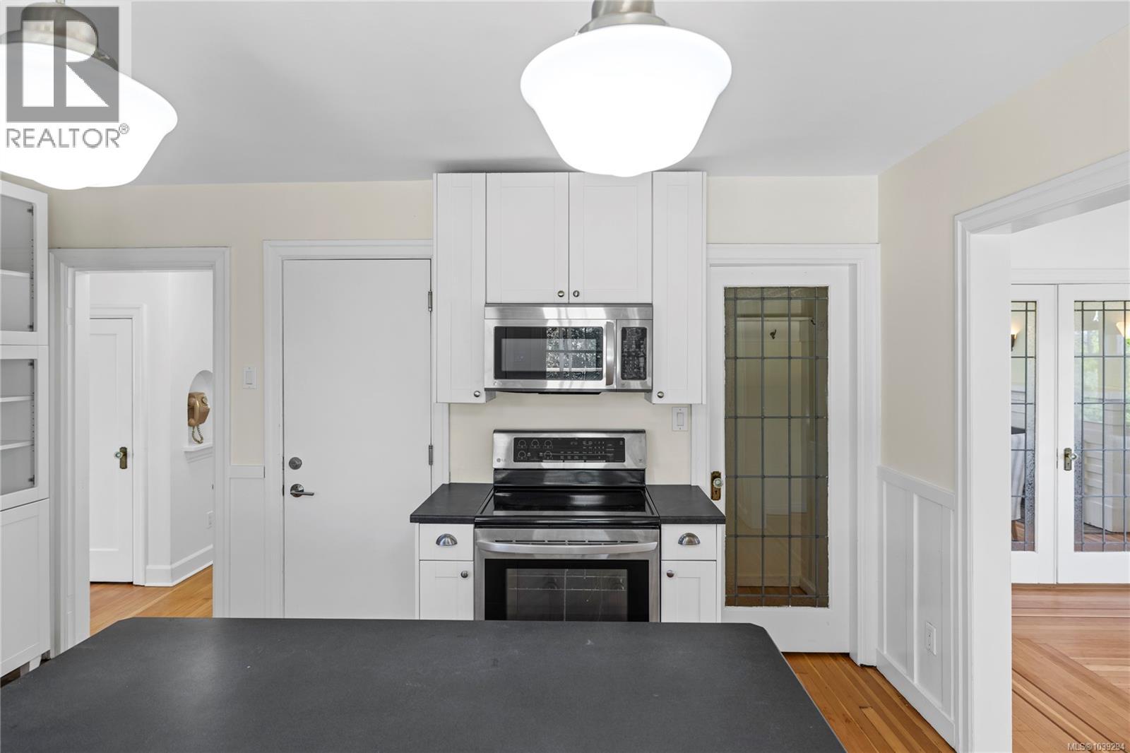 292 Machleary St - 12