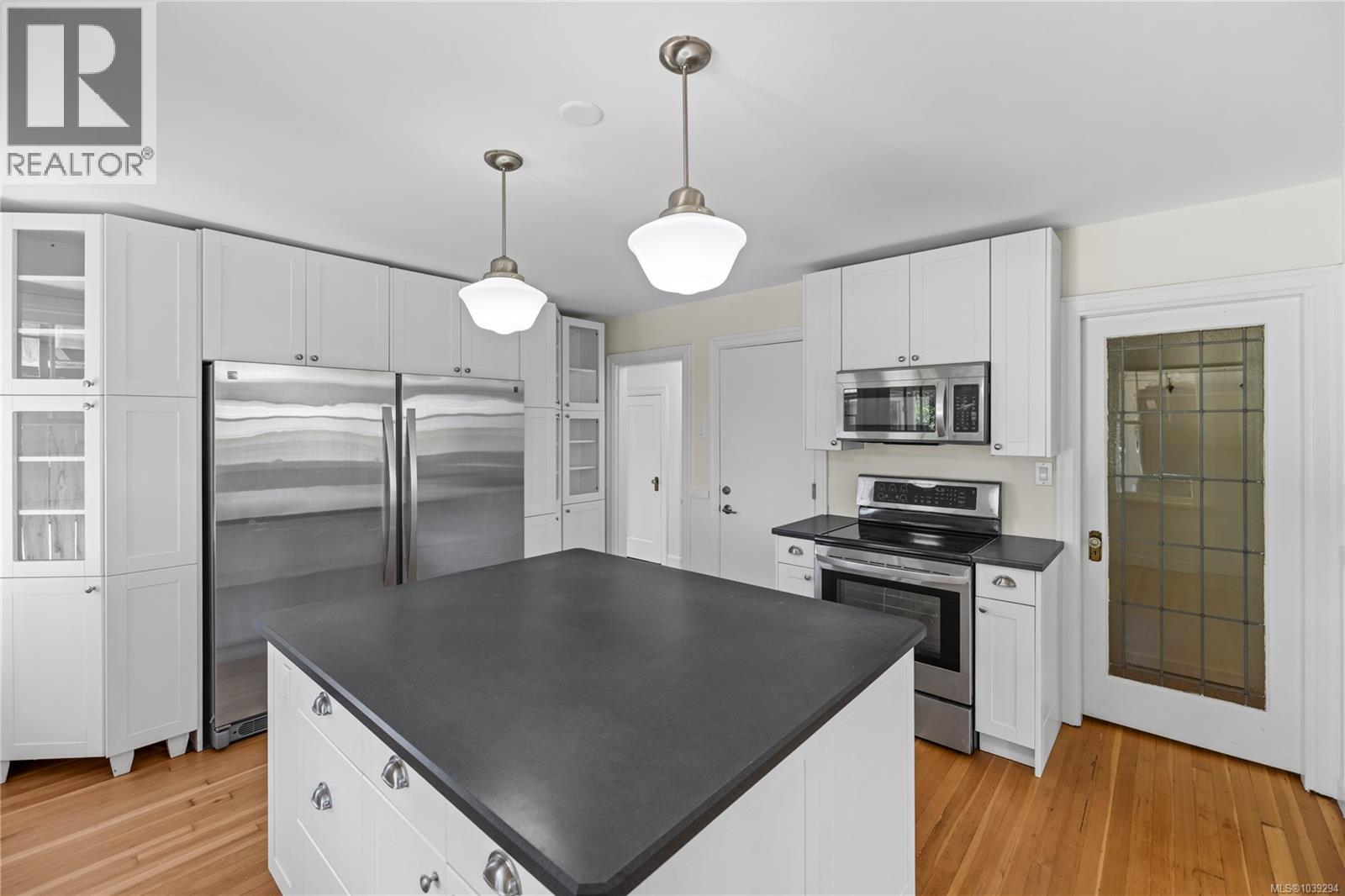292 Machleary St - 13