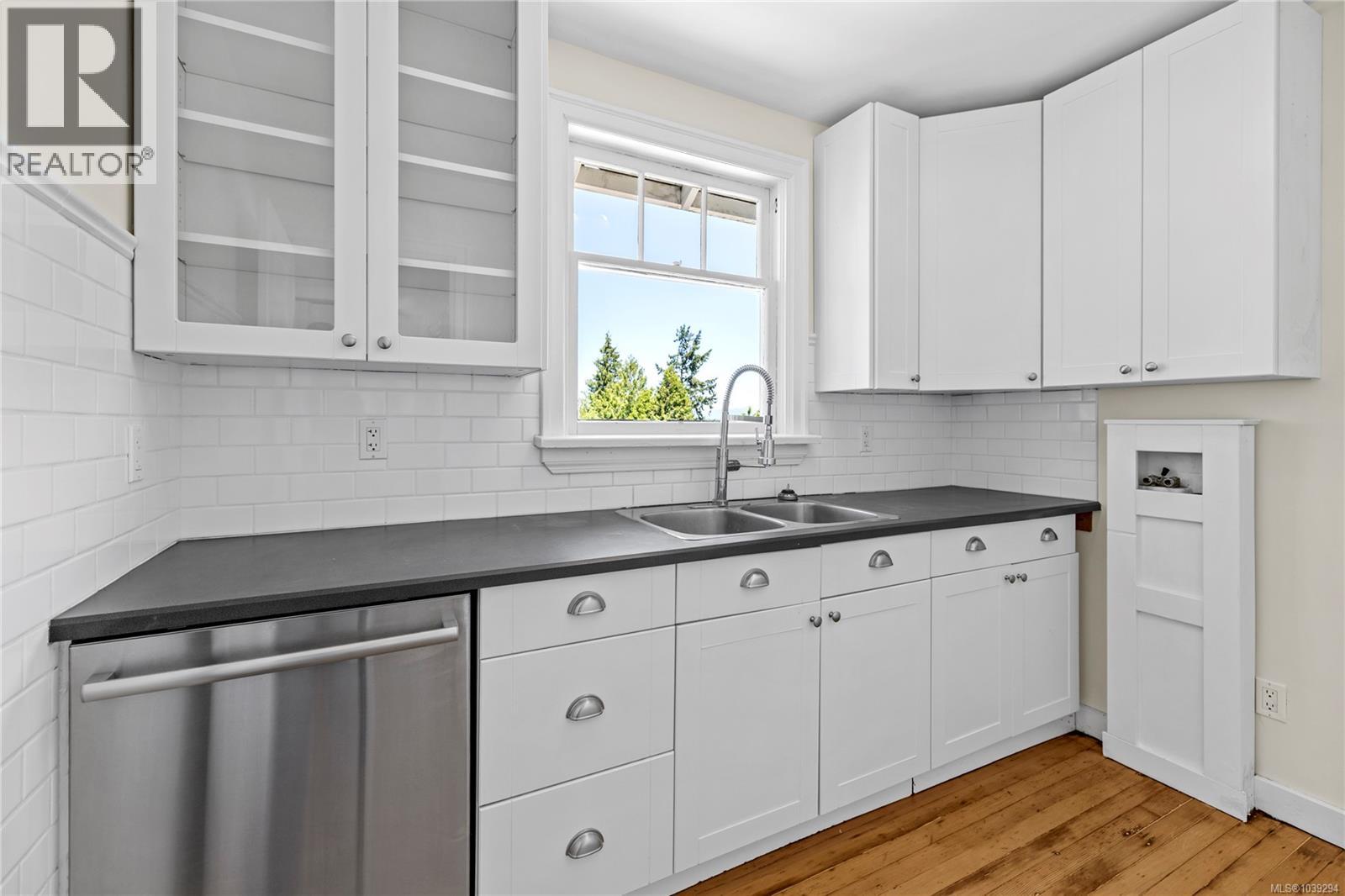 292 Machleary St - 14