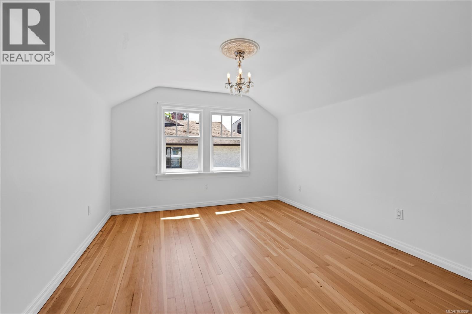 292 Machleary St - 25