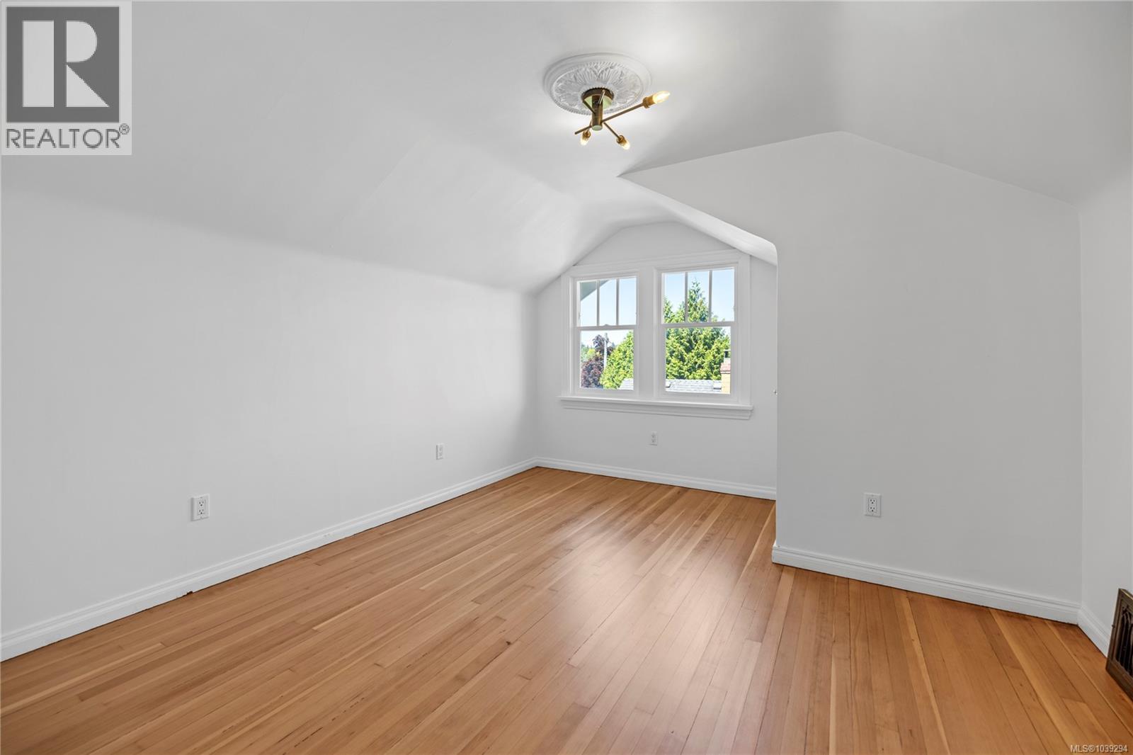292 Machleary St - 26