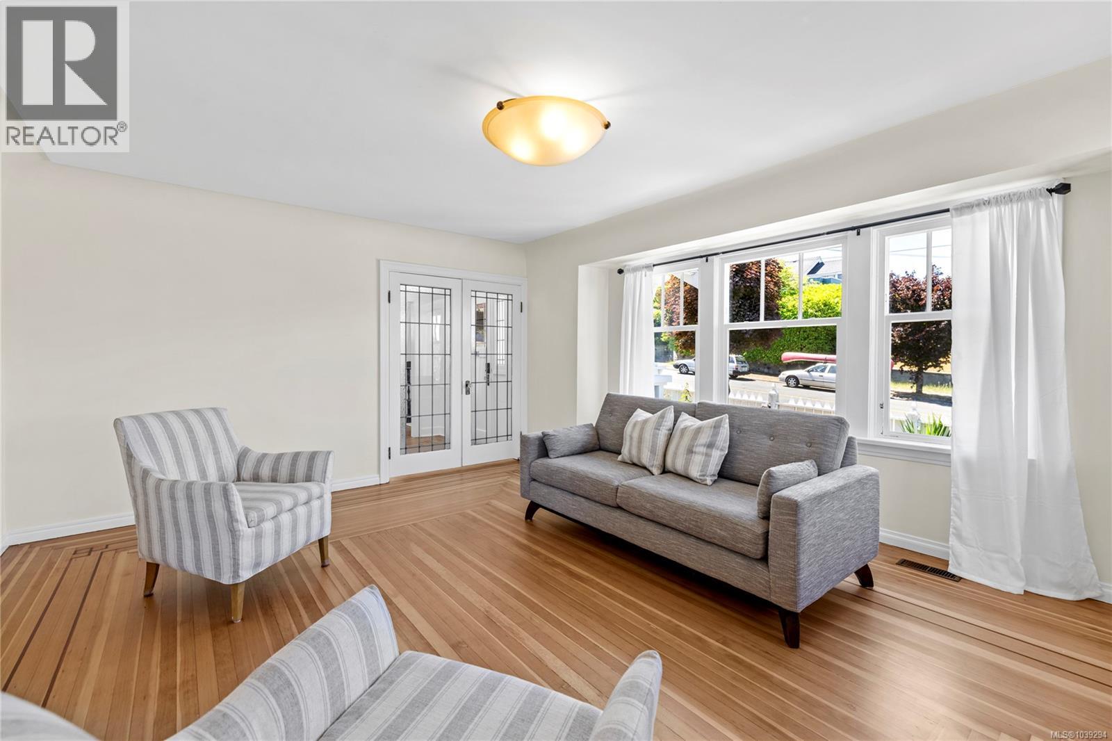 292 Machleary St - 4