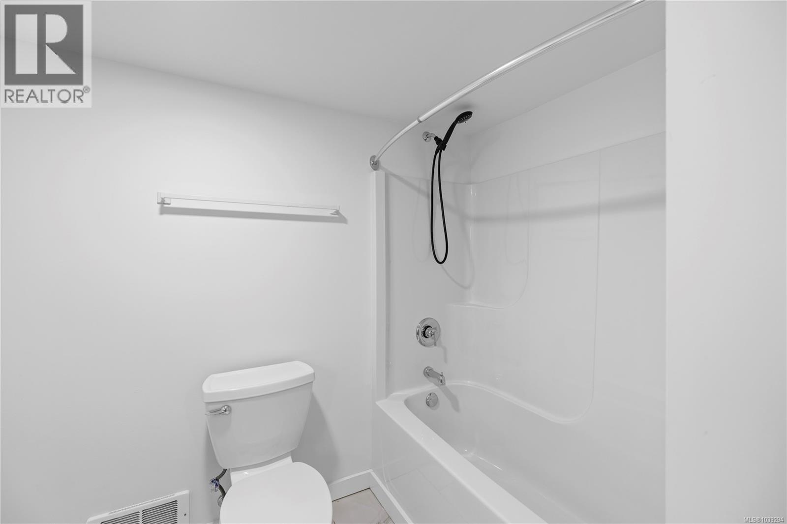 292 Machleary St - 43