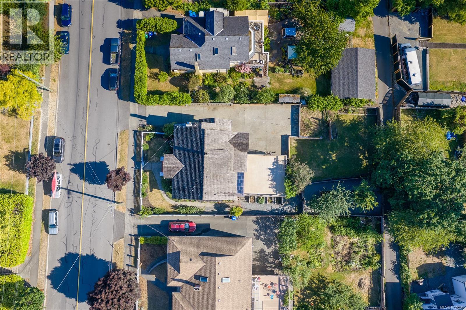 292 Machleary St - 73