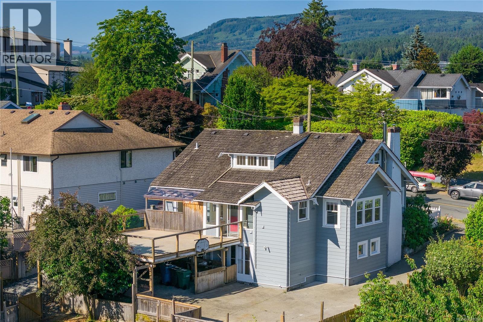 292 Machleary St - 82