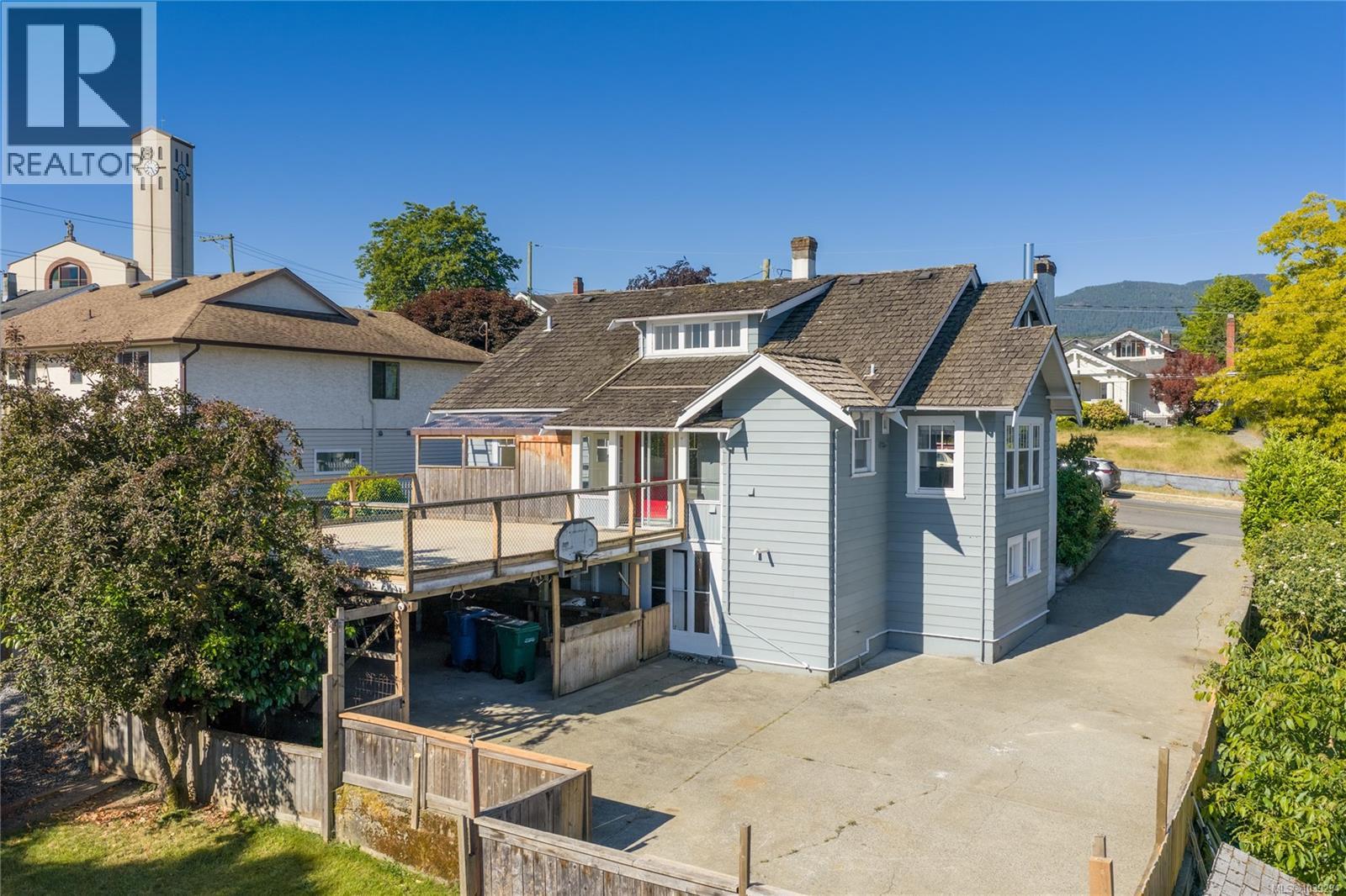 292 Machleary St - 83