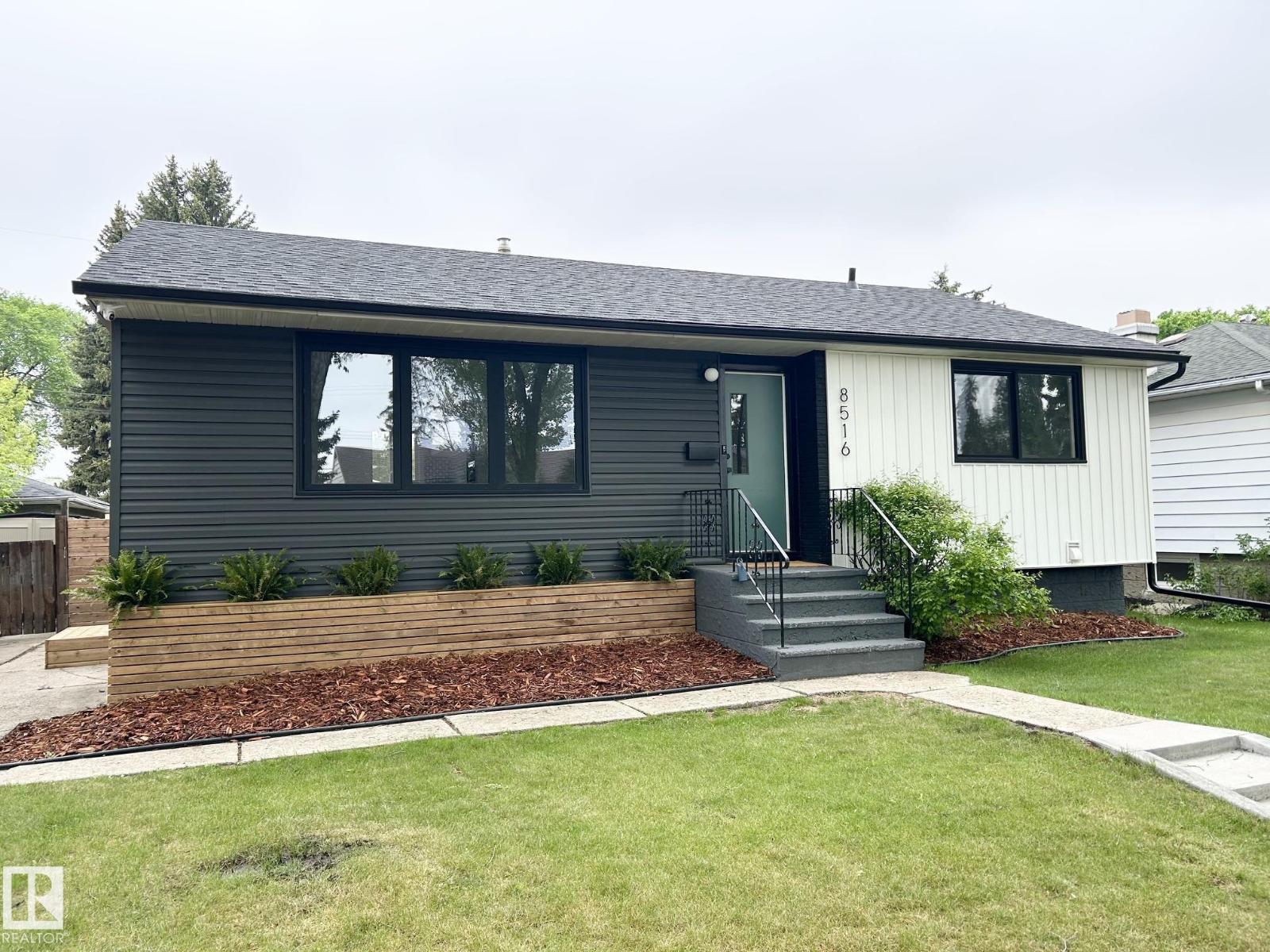 8516 64 AV NW - 4