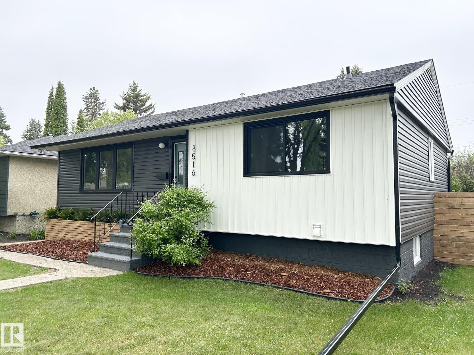 8516 64 AV NW - 5