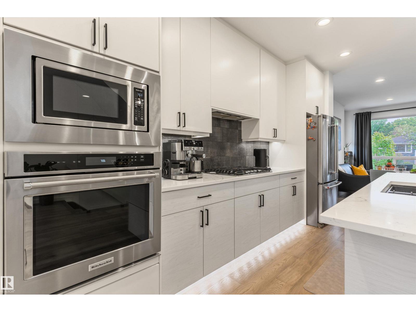 9124 73 AV NW - 10