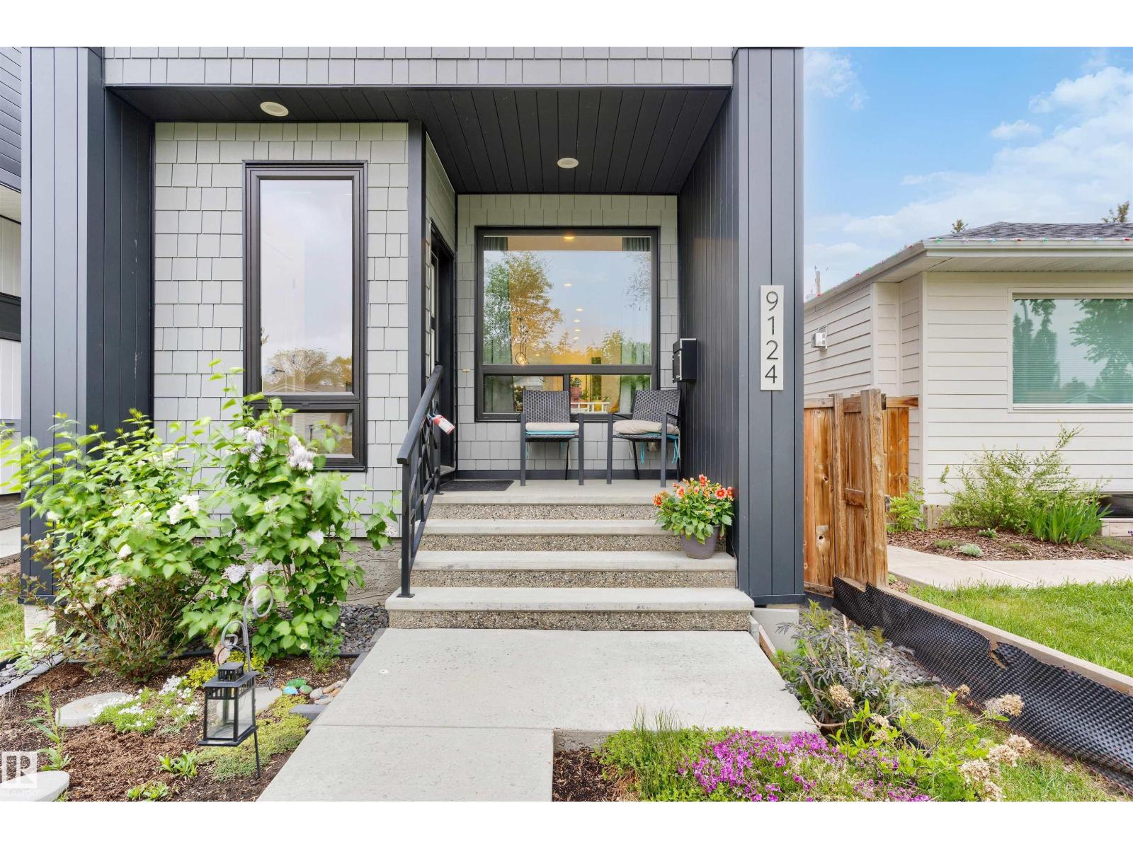9124 73 AV NW - 2