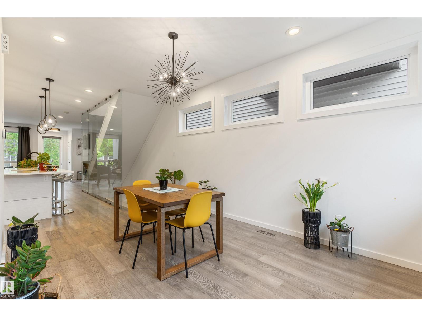 9124 73 AV NW - 14