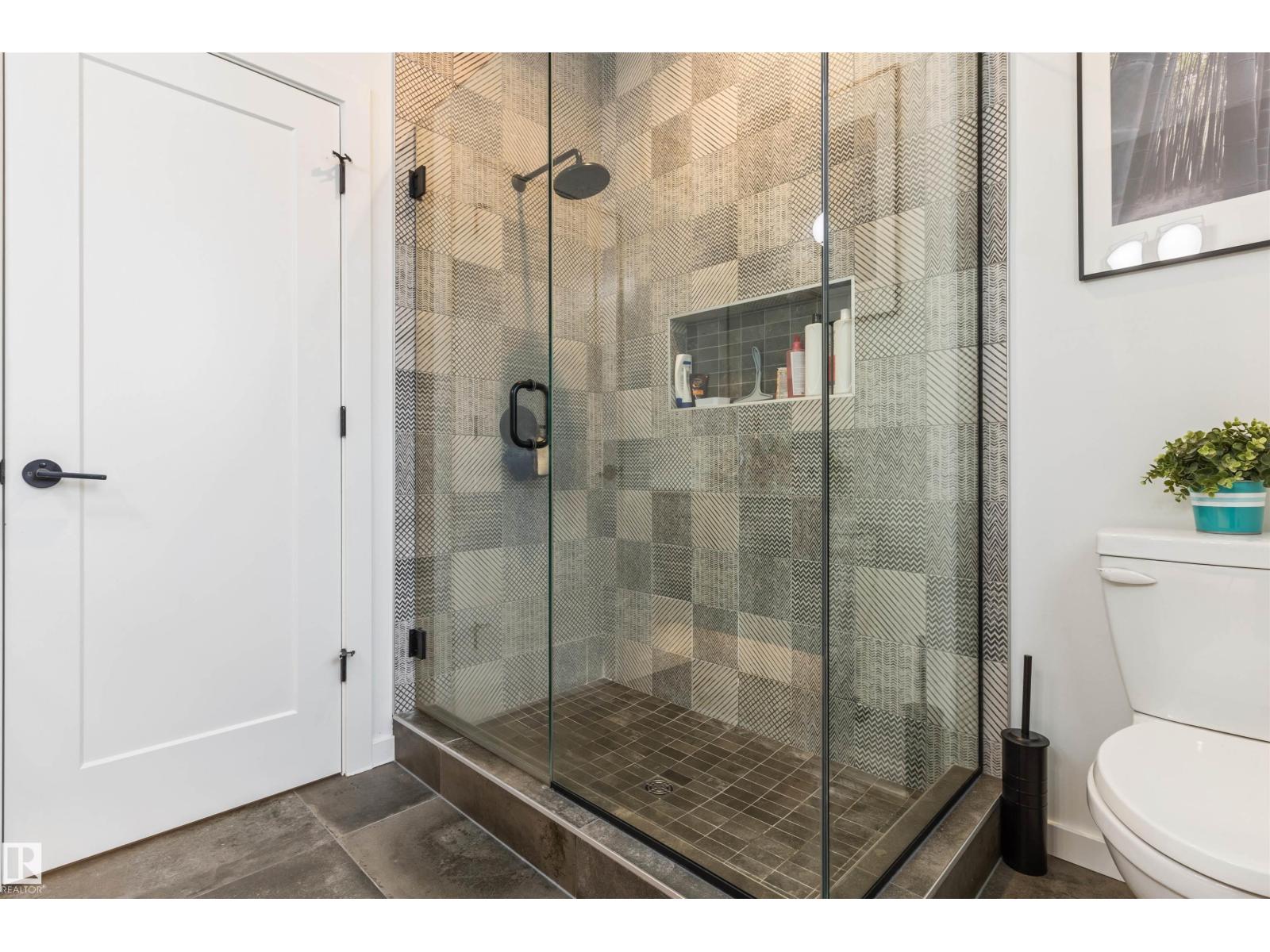 9124 73 AV NW - 23