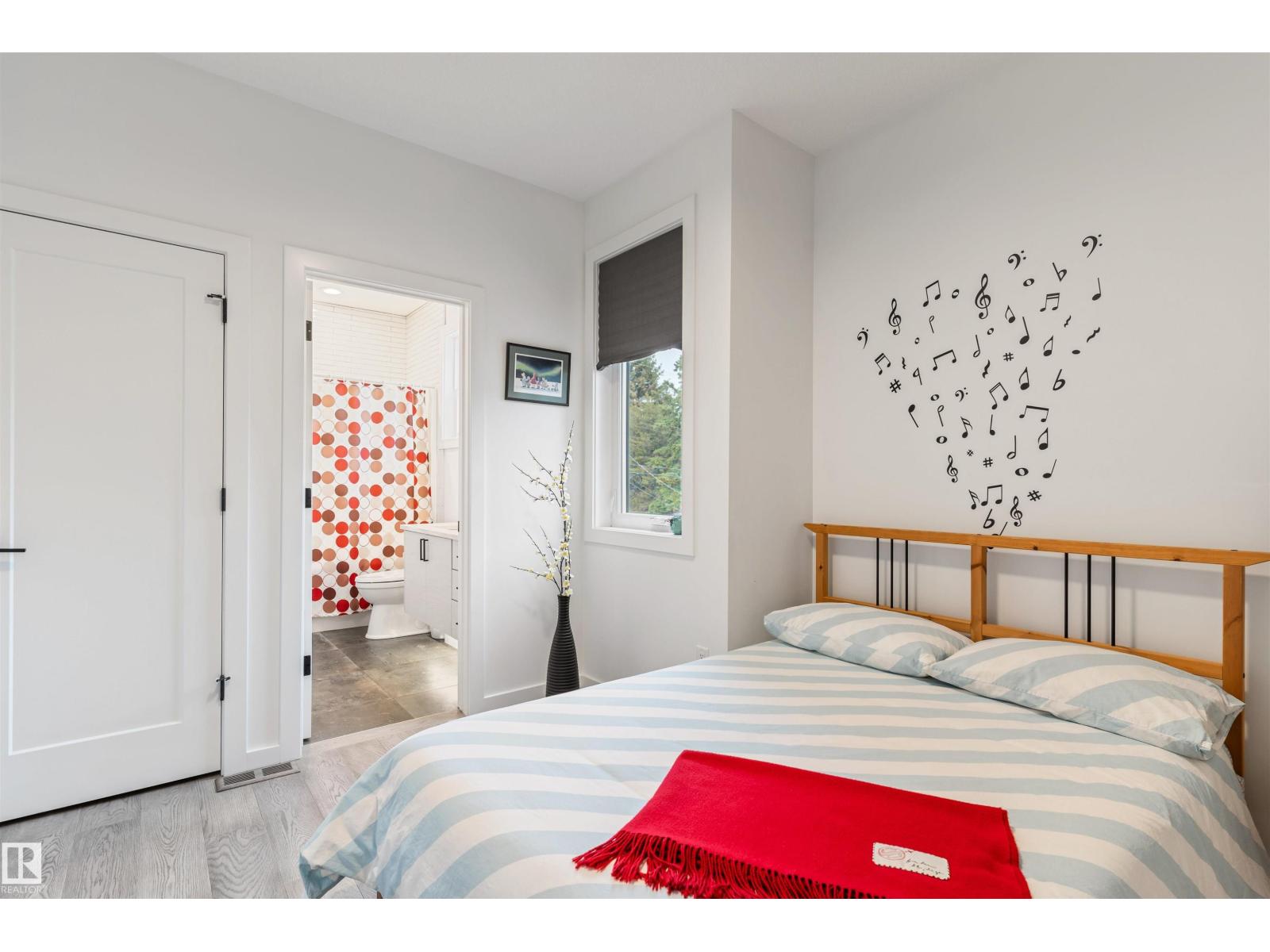 9124 73 AV NW - 27