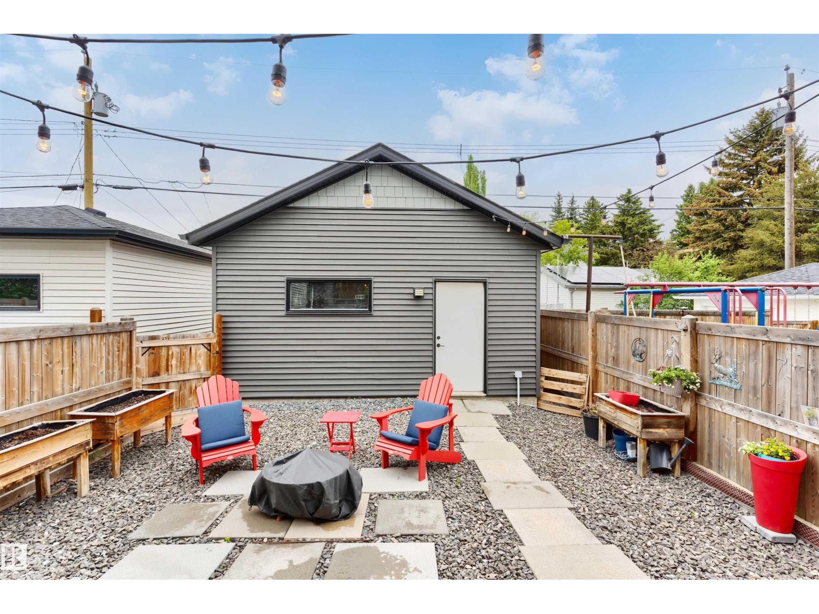 9124 73 AV NW - 36