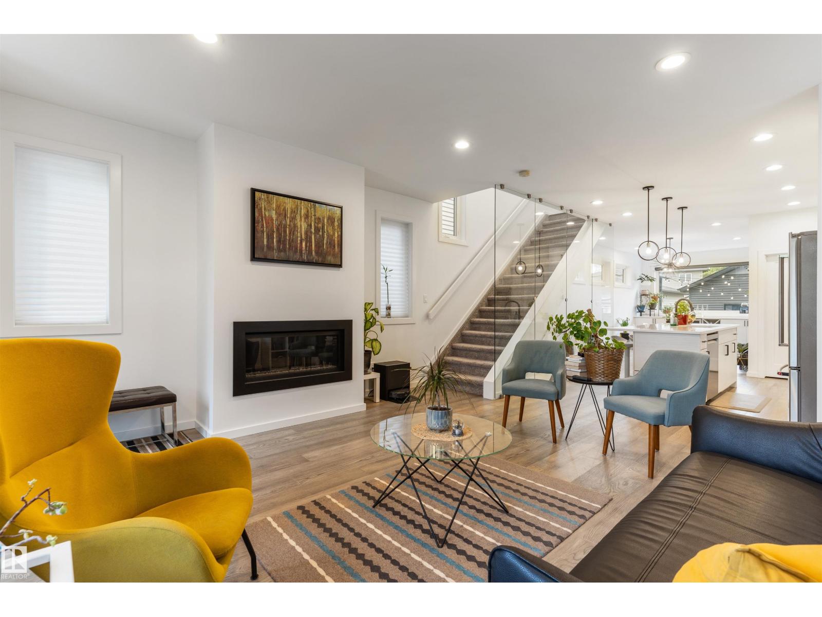 9124 73 AV NW - 6