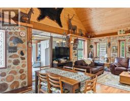 Primary Bedroom - 2534 Green Mountain Road, Penticton, BC V2A0E6 Photo 8
