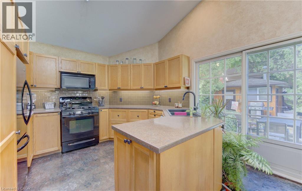 98 LONGWOOD Drive - 20