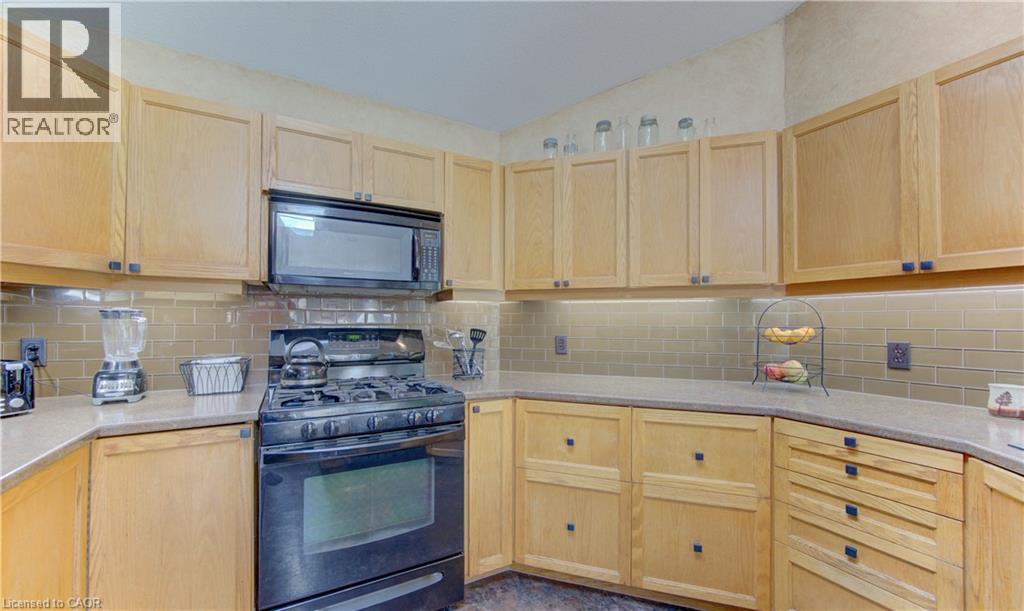 98 LONGWOOD Drive - 22