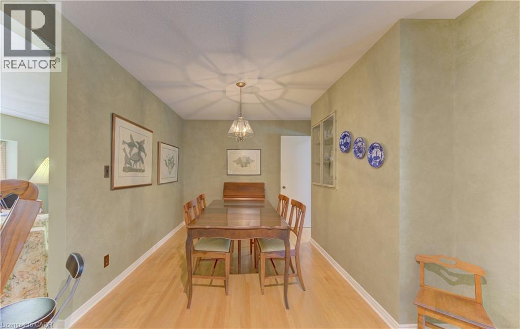 98 LONGWOOD Drive - 31