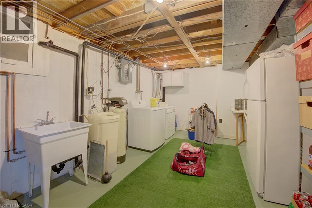 98 LONGWOOD Drive - 36
