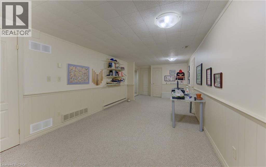 98 LONGWOOD Drive - 40