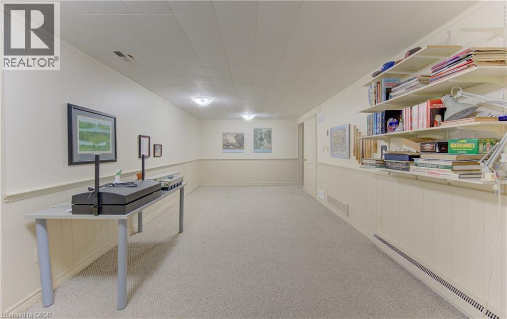 98 LONGWOOD Drive - 42