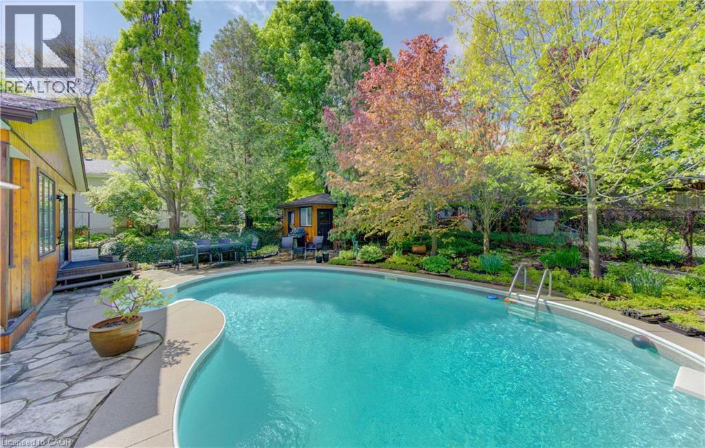 98 LONGWOOD Drive - 46