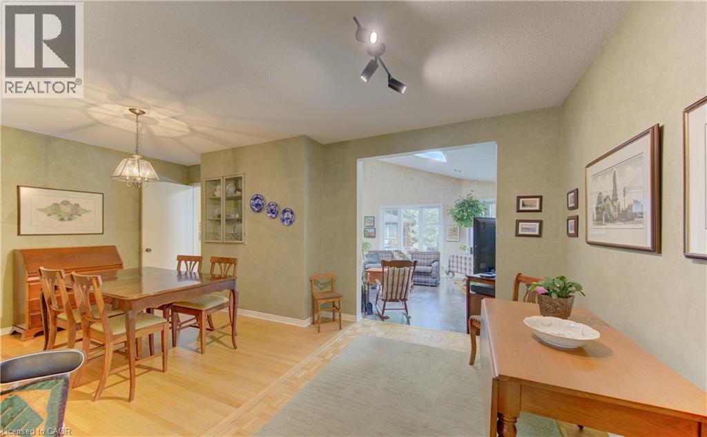 98 LONGWOOD Drive - 6