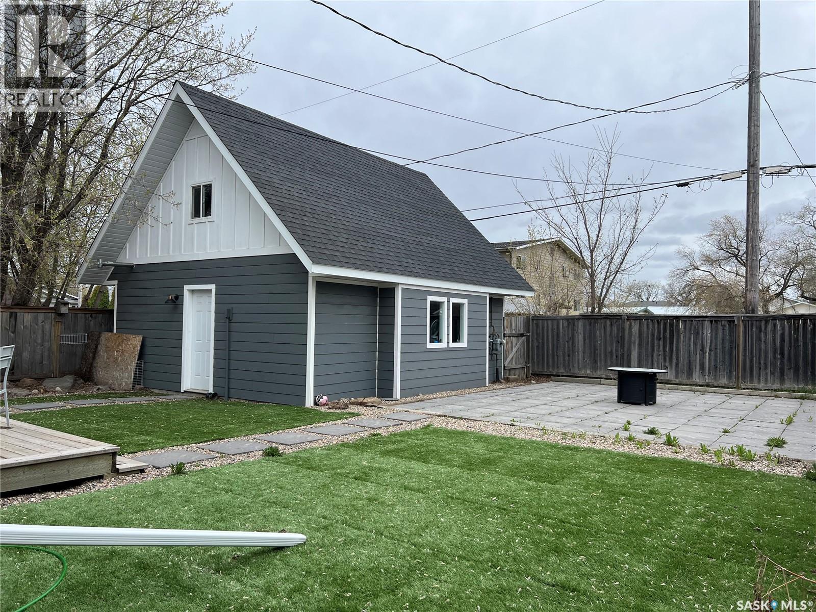 415 3rd STREET W - 26