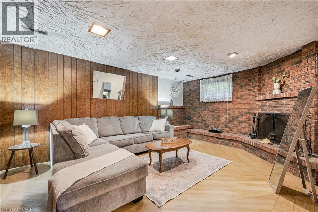 24 DEVONGLEN Court - 28