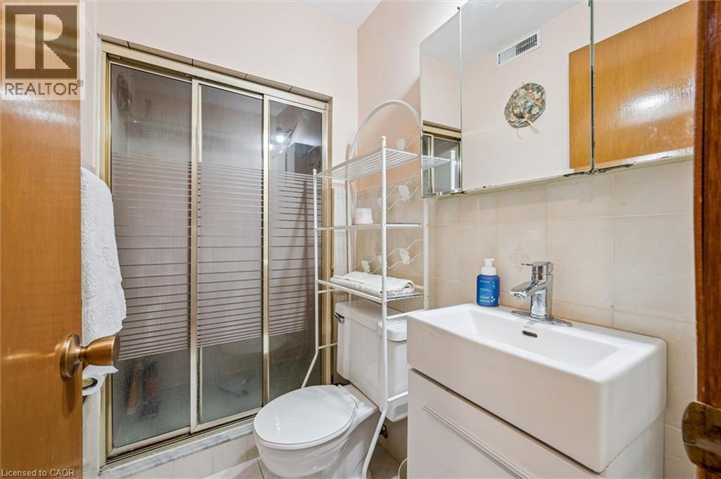 24 DEVONGLEN Court - 32