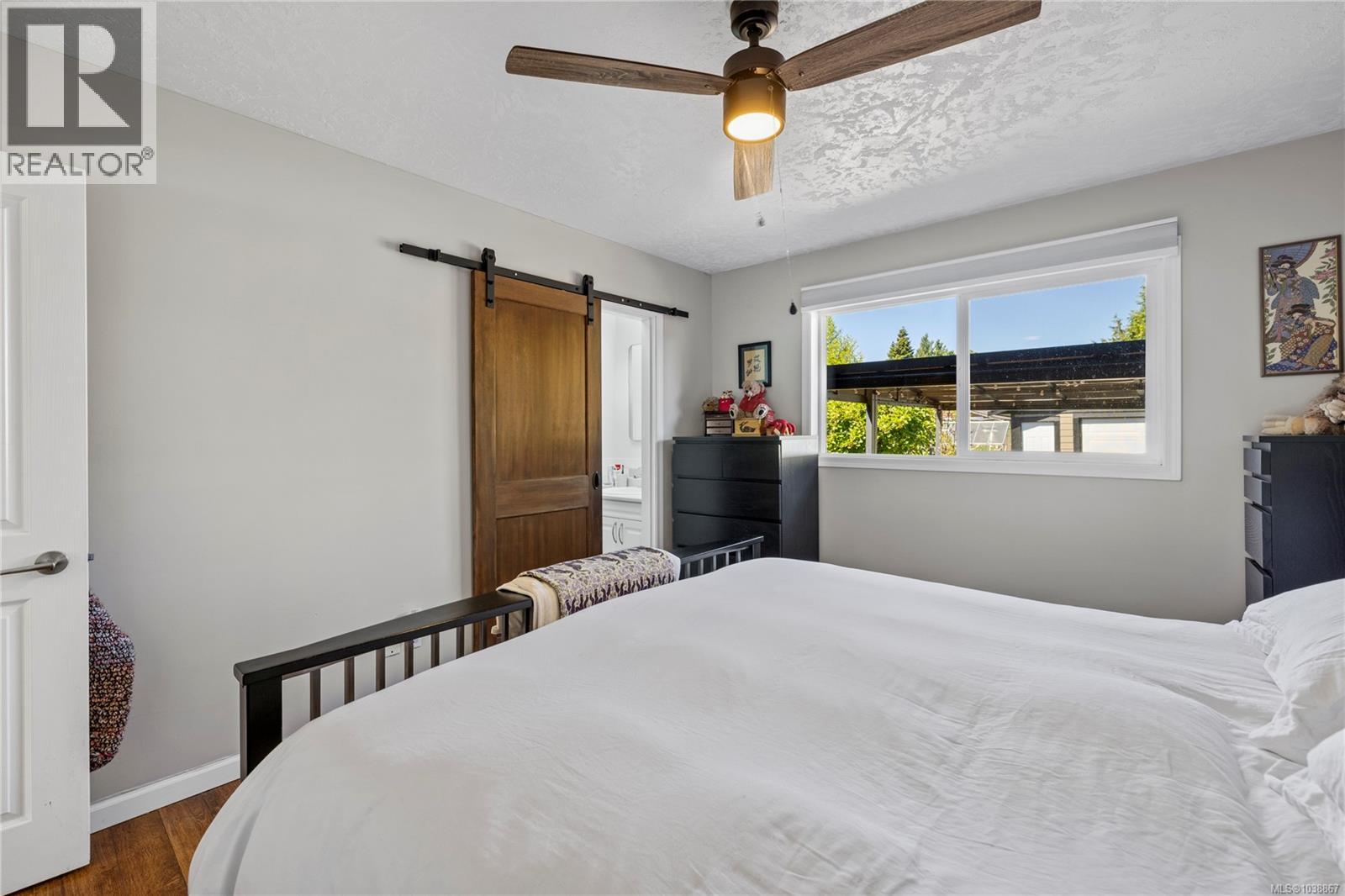 787 Barclay Cres - 6