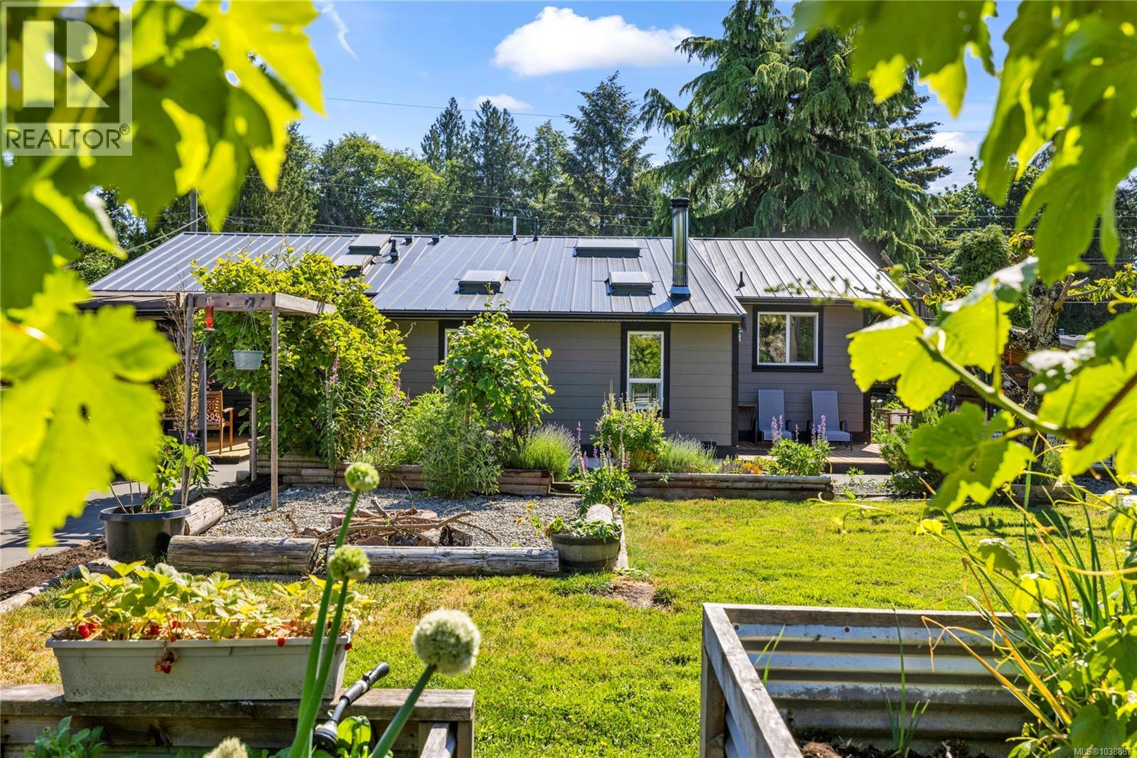 787 Barclay Cres - 8