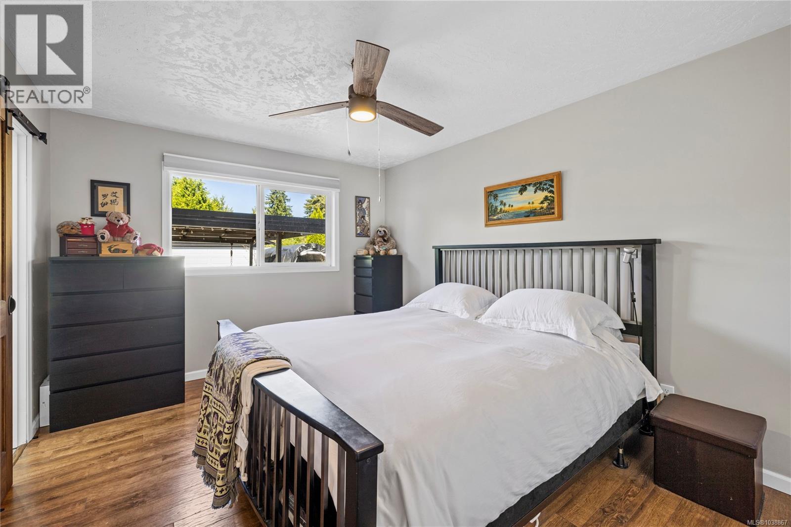 787 Barclay Cres - 30