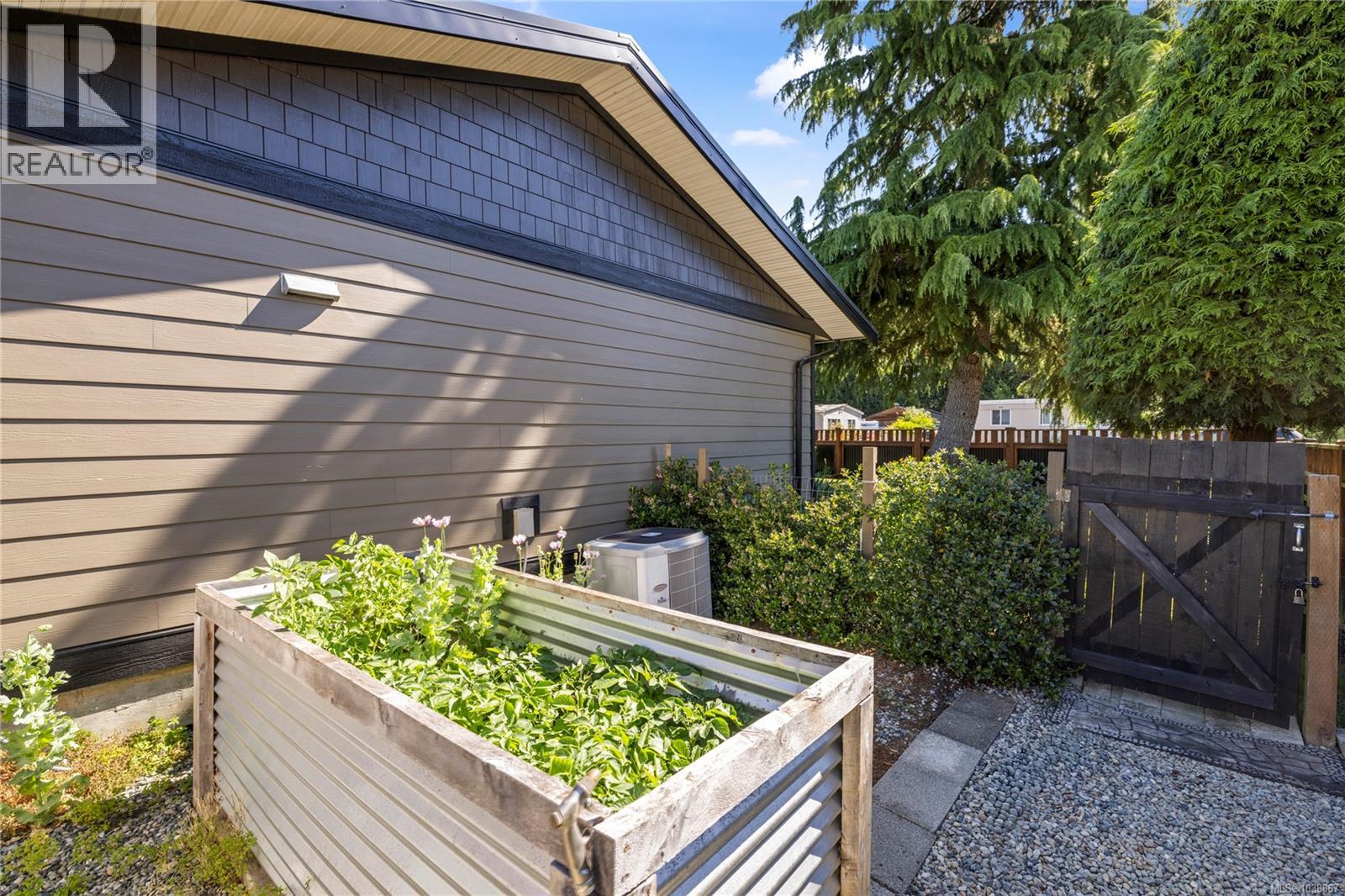 787 Barclay Cres - 51