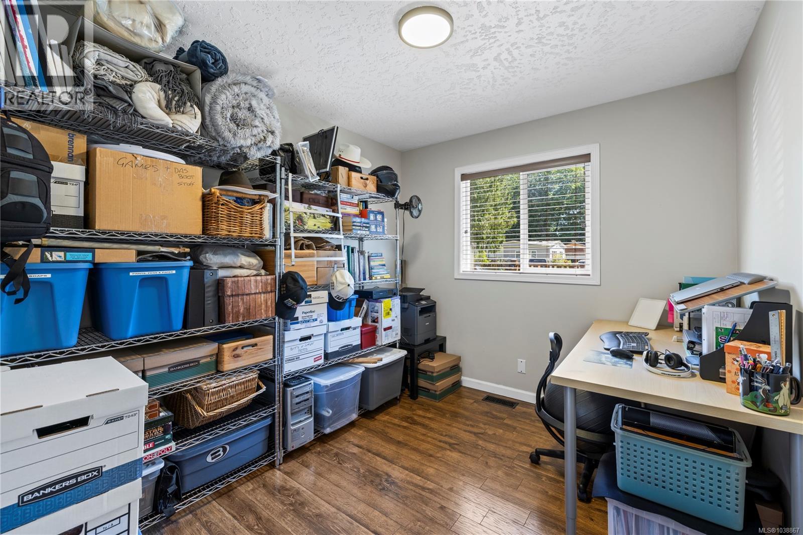 787 Barclay Cres - 34