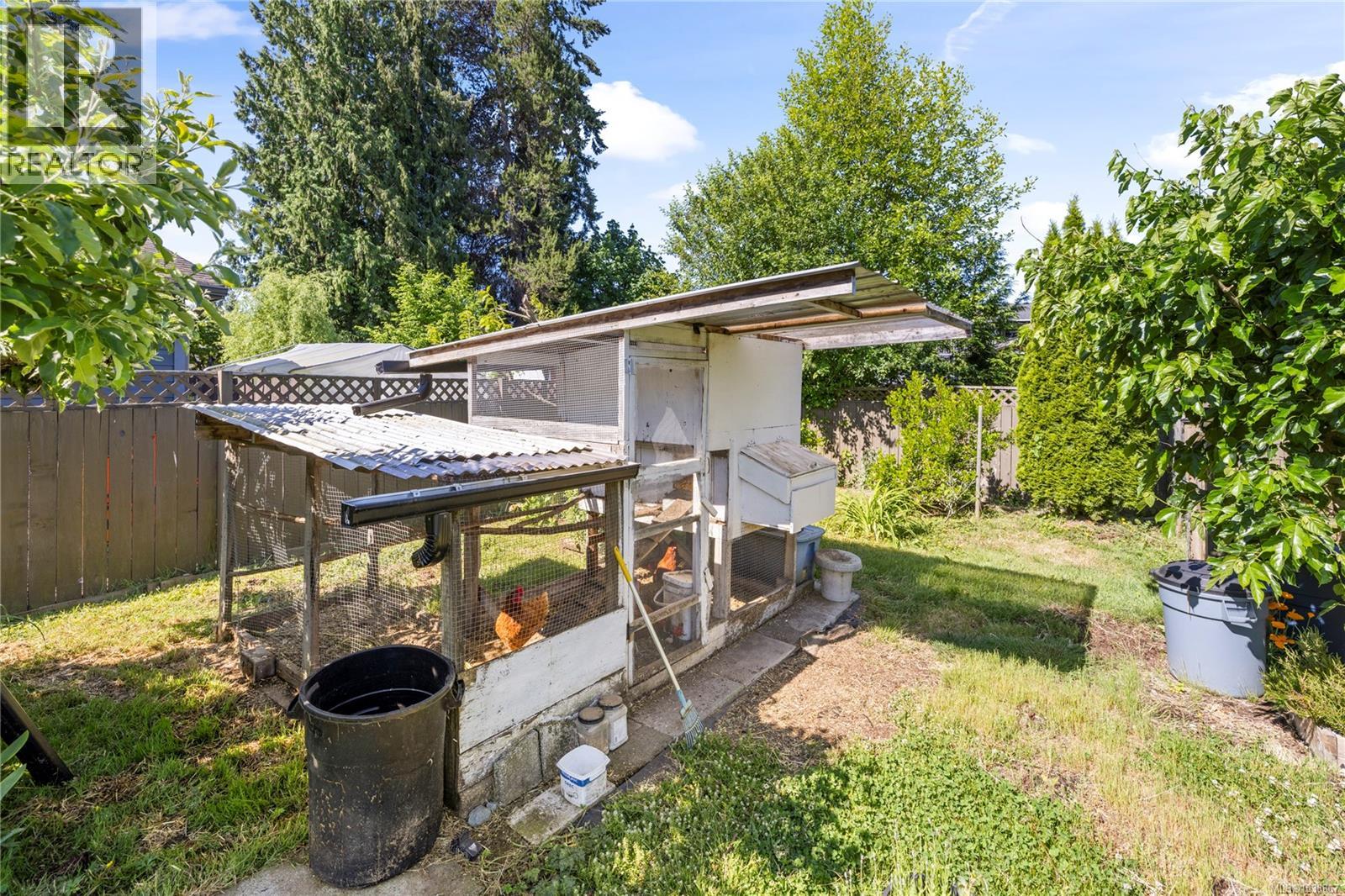 787 Barclay Cres - 45
