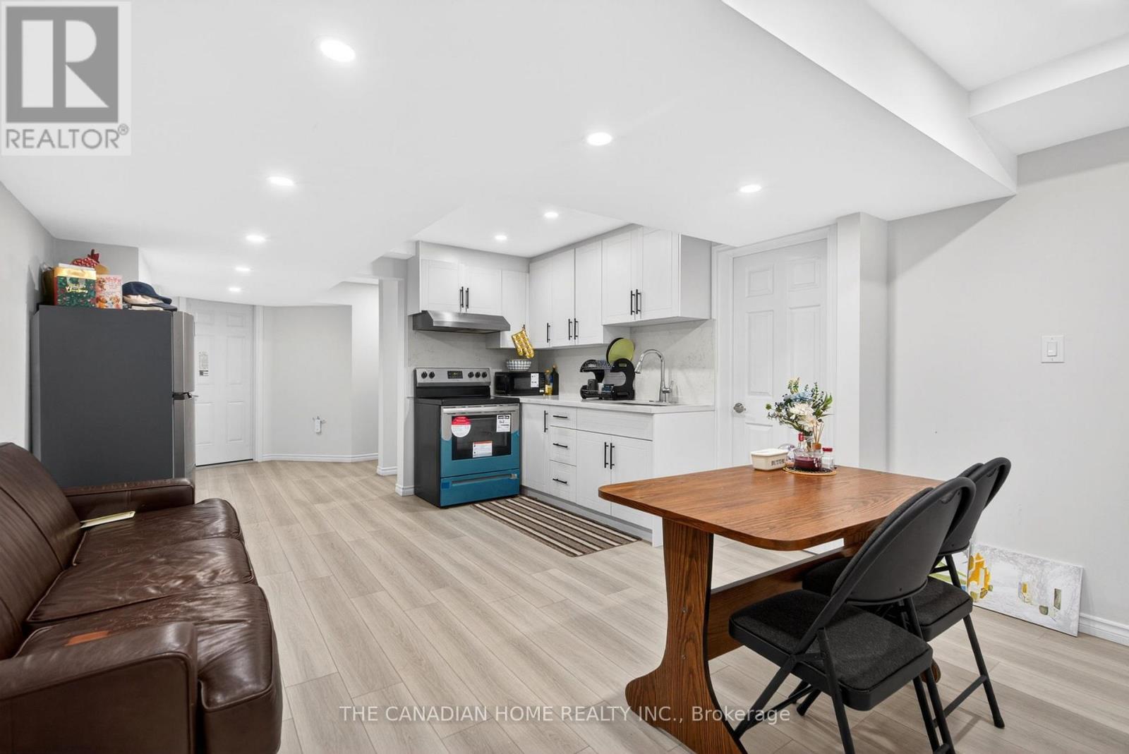 1203 SILVERFOX DRIVE - 33