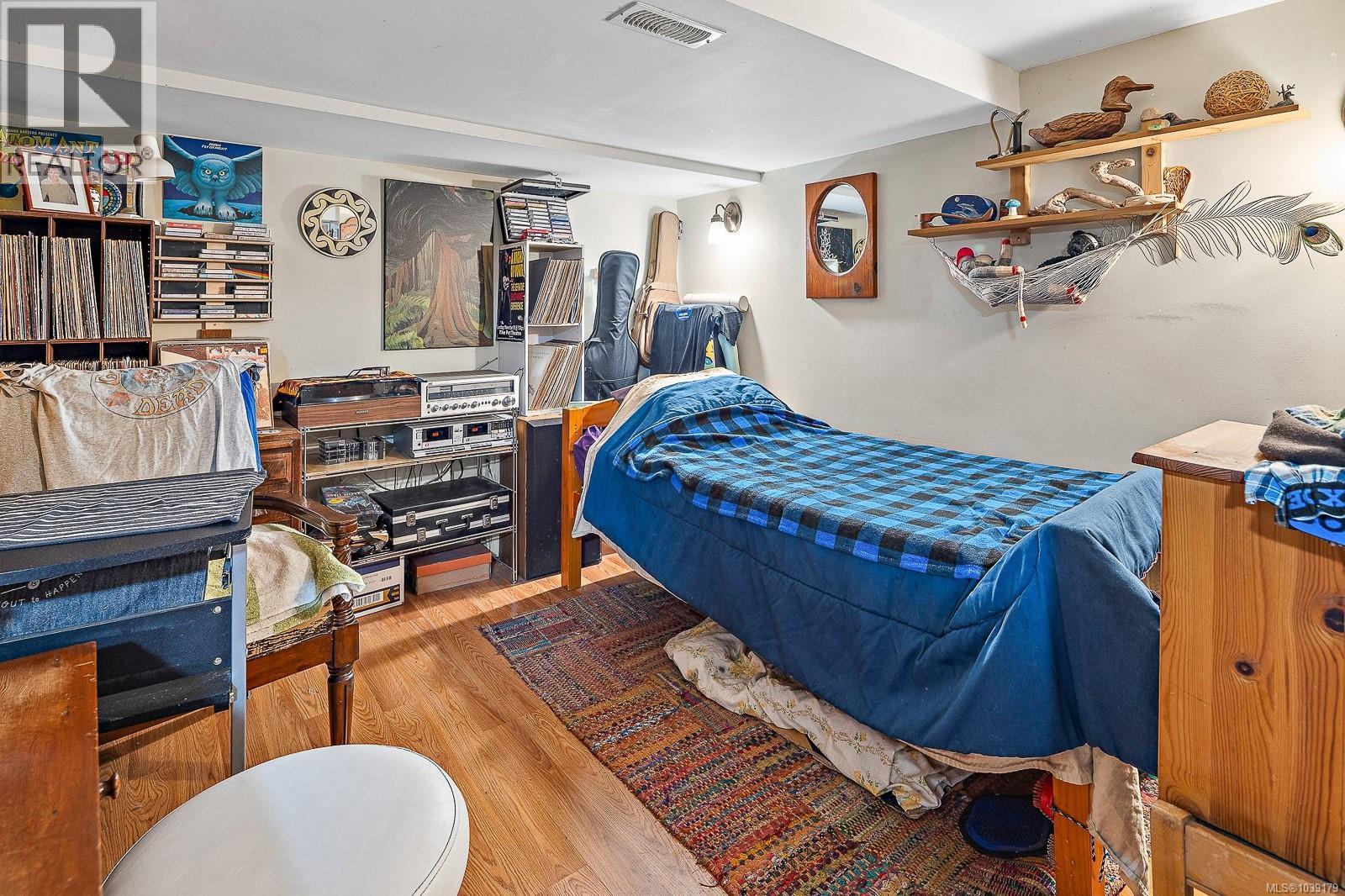 9712 Chemainus Rd - 46