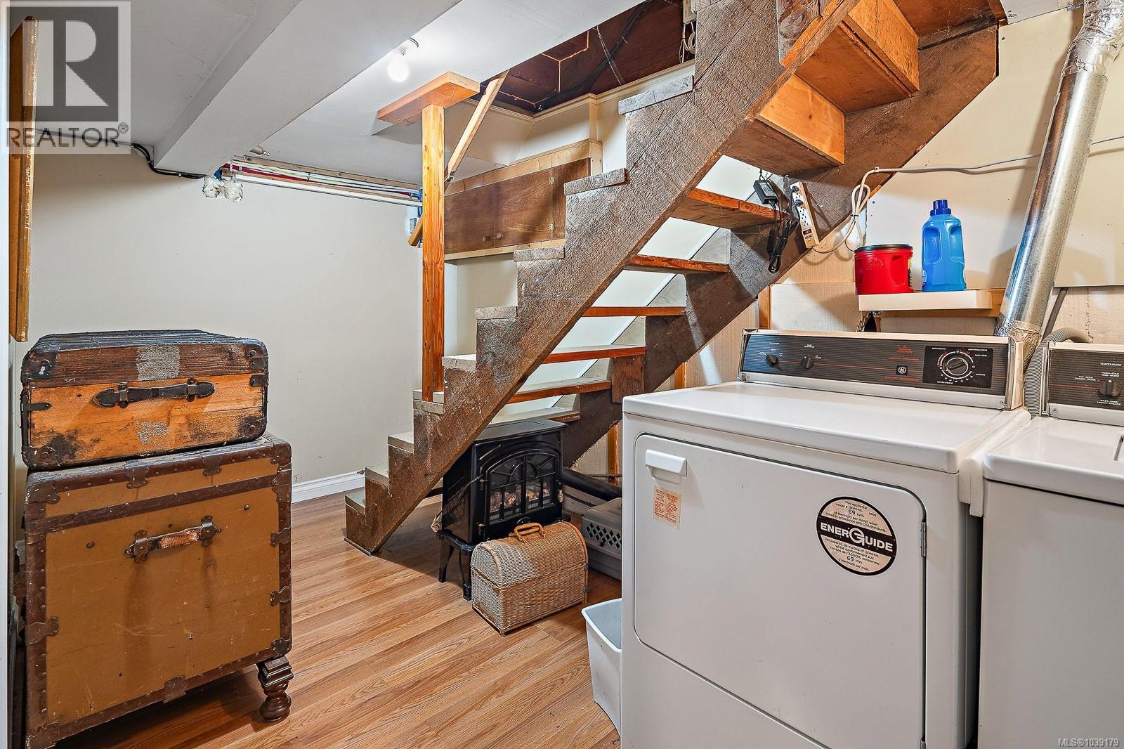 9712 Chemainus Rd - 42