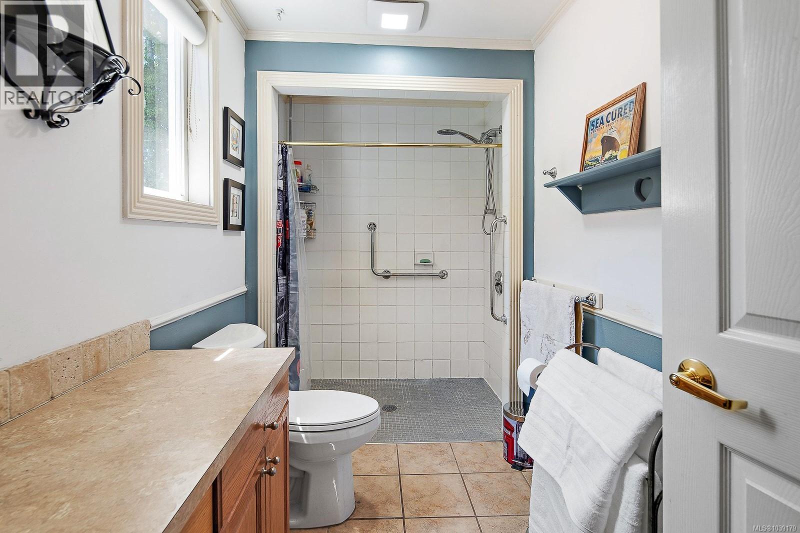 9712 Chemainus Rd - 14