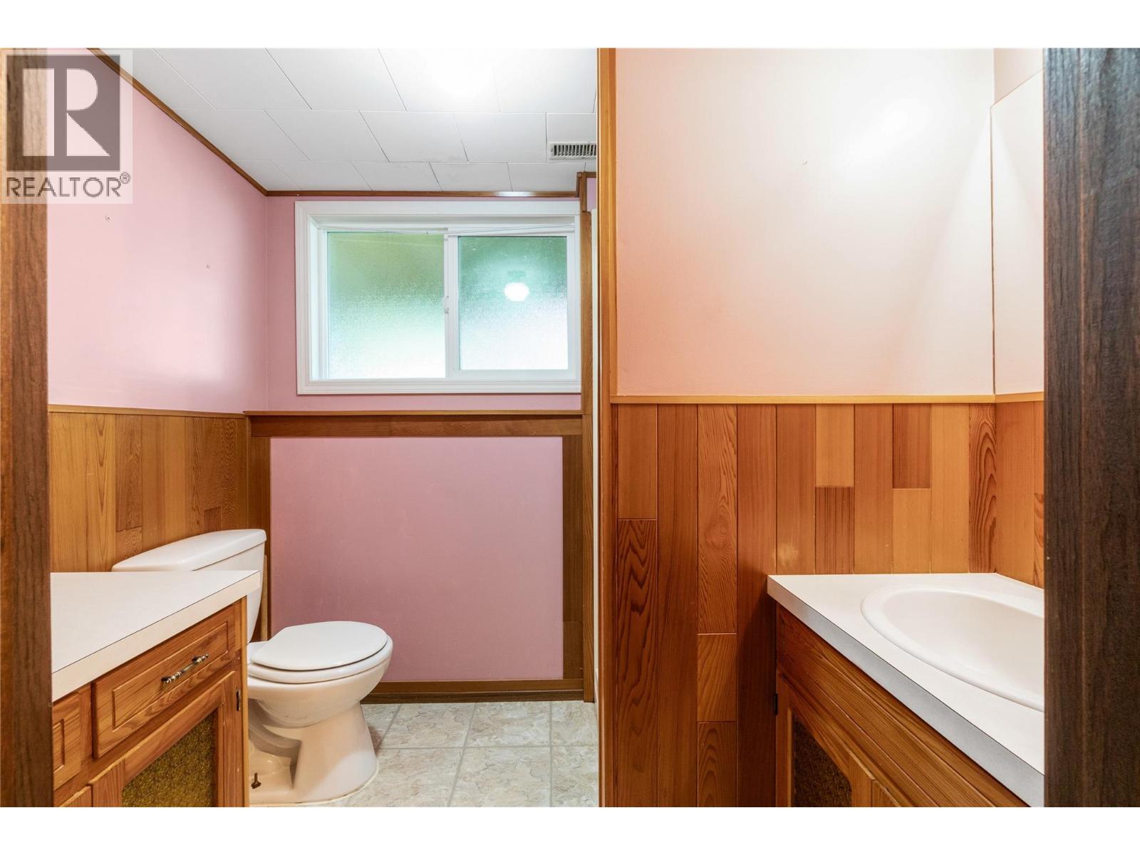  851 26 Street Southeast, Salmon Arm