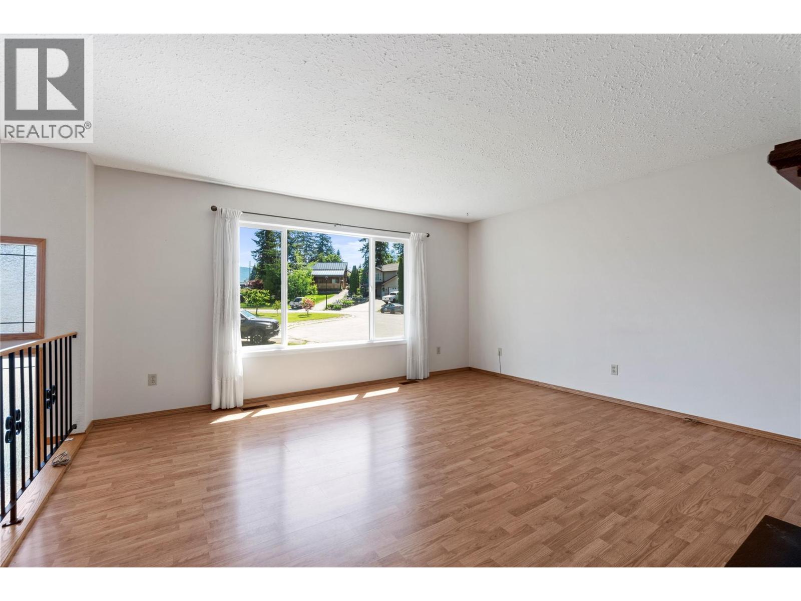 851 26 Street SE - 10