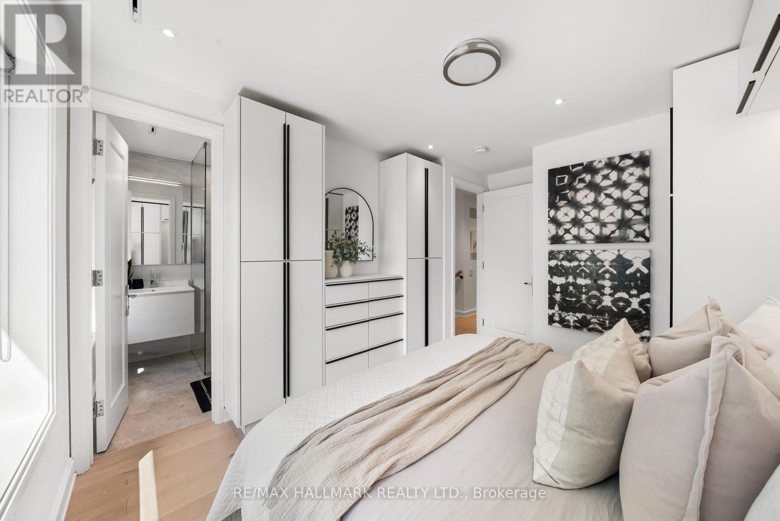 218 WOBURN AVENUE - 22