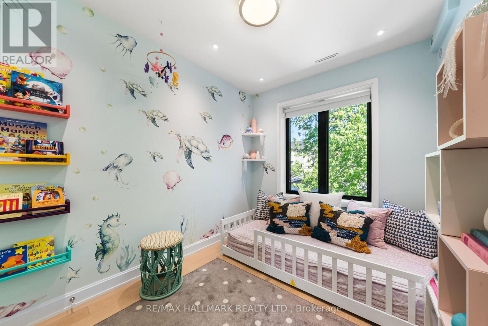 218 WOBURN AVENUE - 24