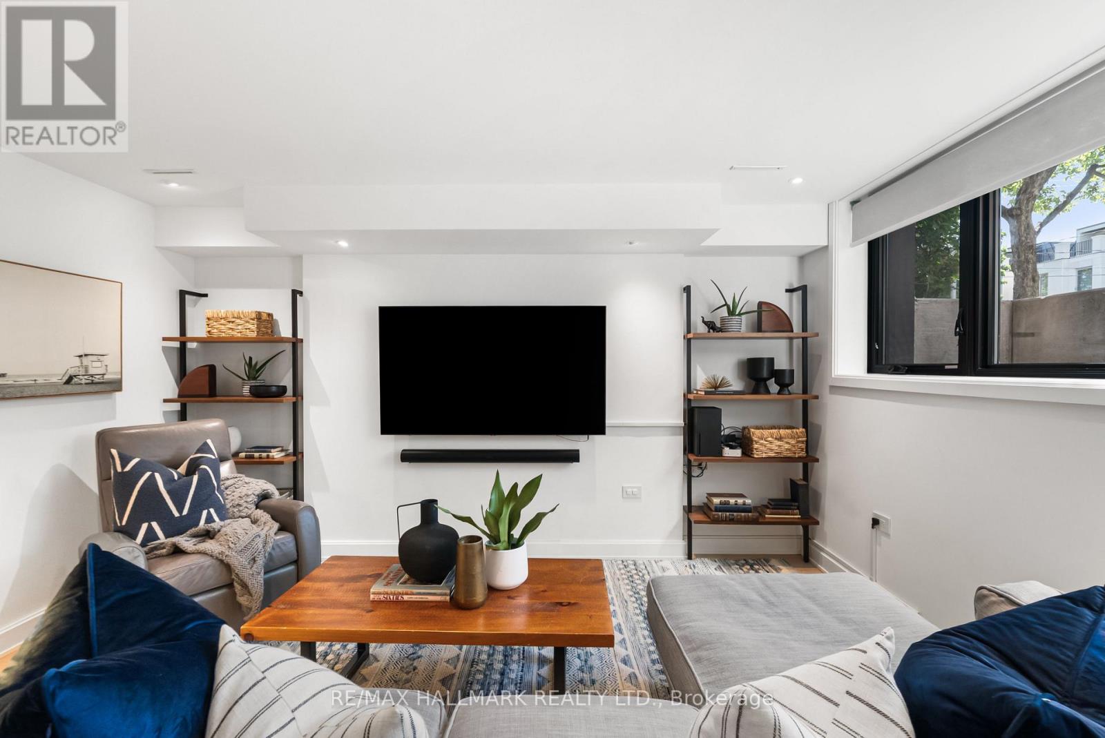 218 WOBURN AVENUE - 32
