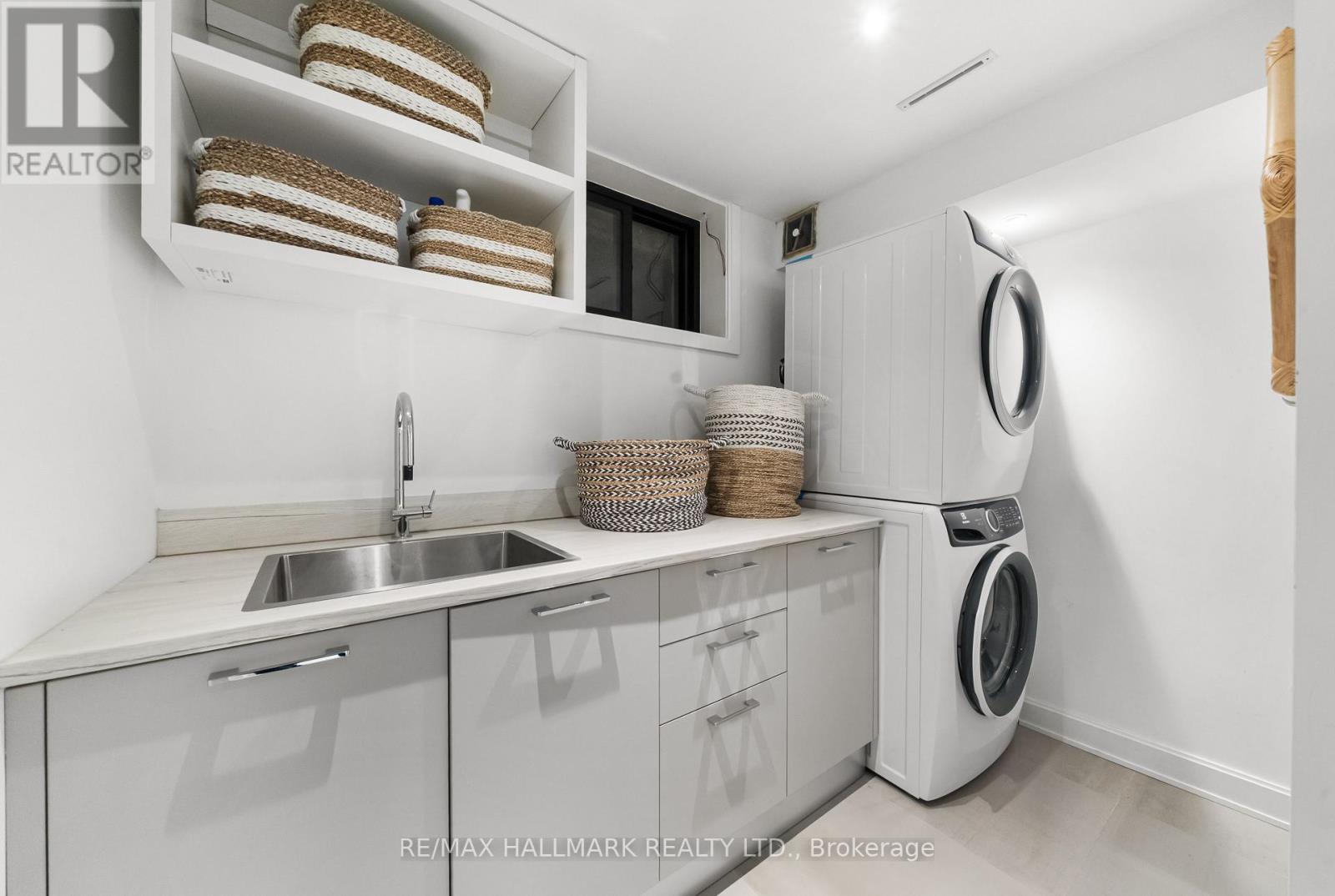 218 WOBURN AVENUE - 36