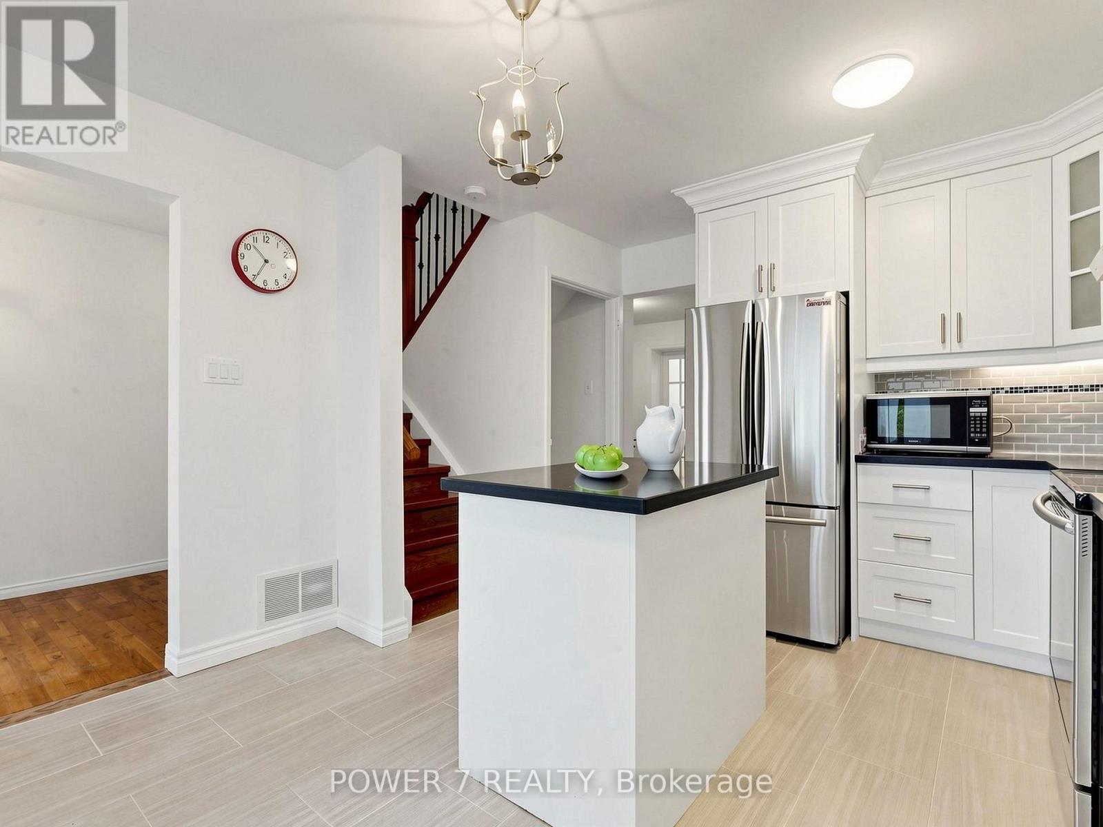 379 HOLLYBERRY TRAIL - 16